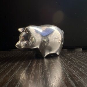 Hoselton Sculptures - Piglet